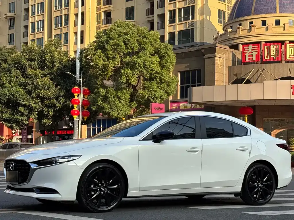 Mazda 3 Axela 2023 из CN, фото 1