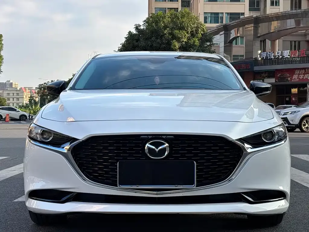 Mazda 3 Axela 2023 из CN, фото 2