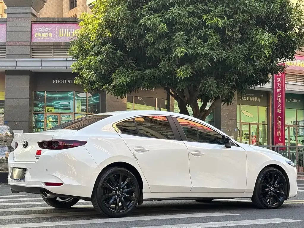 Mazda 3 Axela 2023 из CN, фото 4
