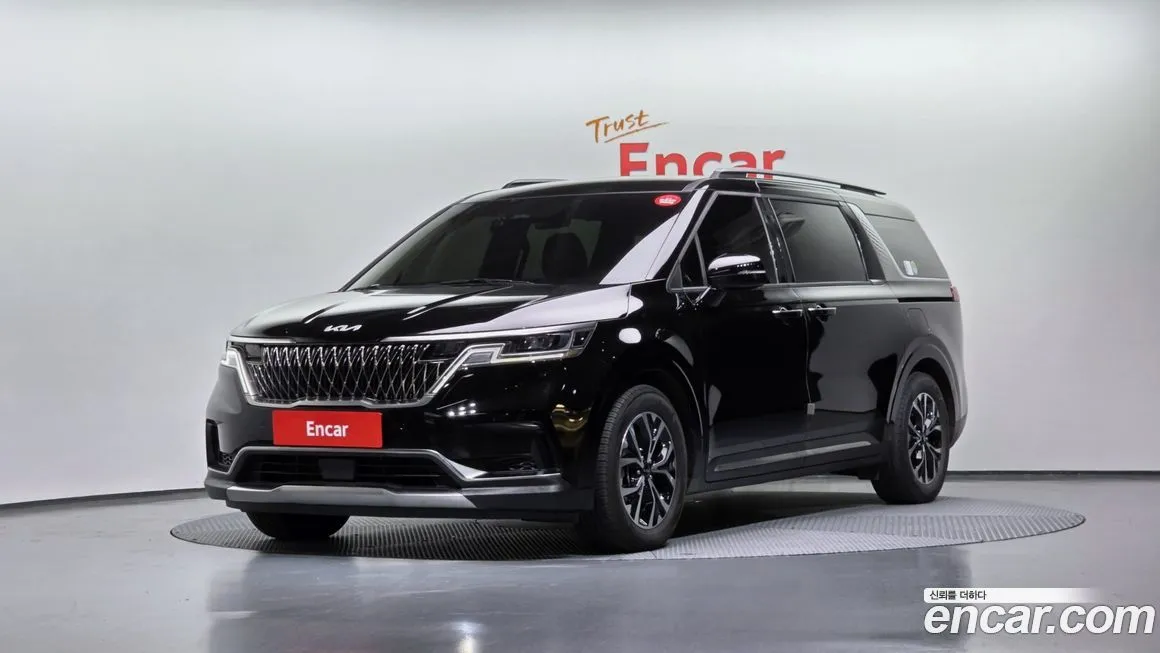 Kia Carnival — фото 1