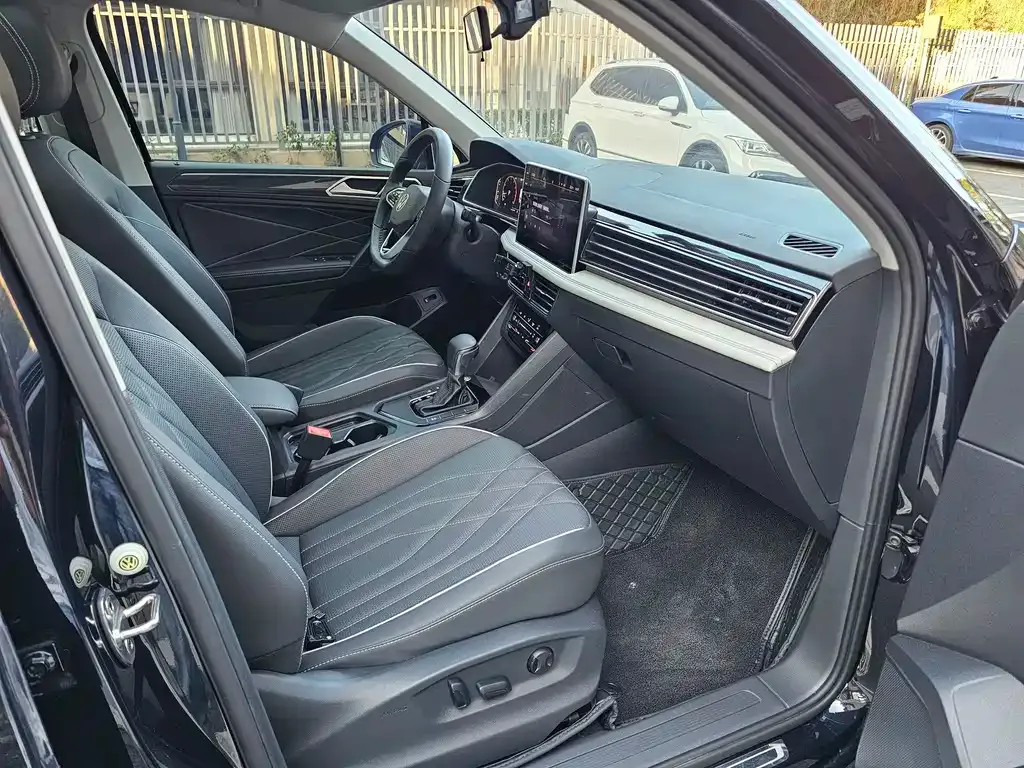 Volkswagen Tiguan L 2022 из CN, фото 10