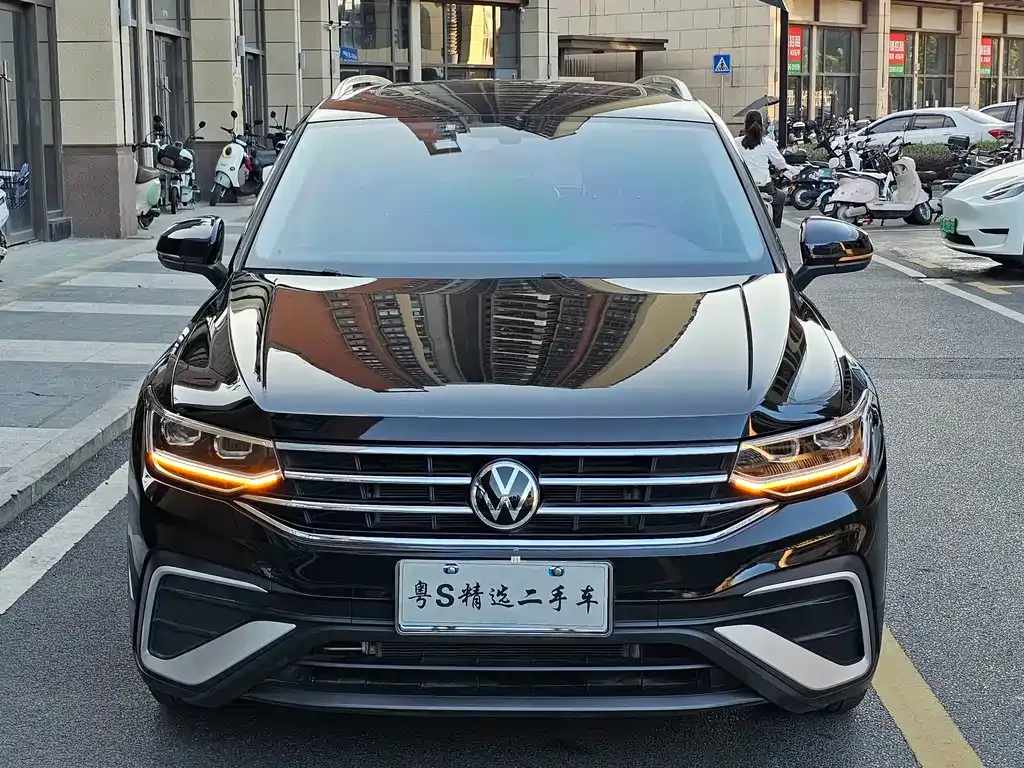 Volkswagen Tiguan L 2022 из CN, фото 2
