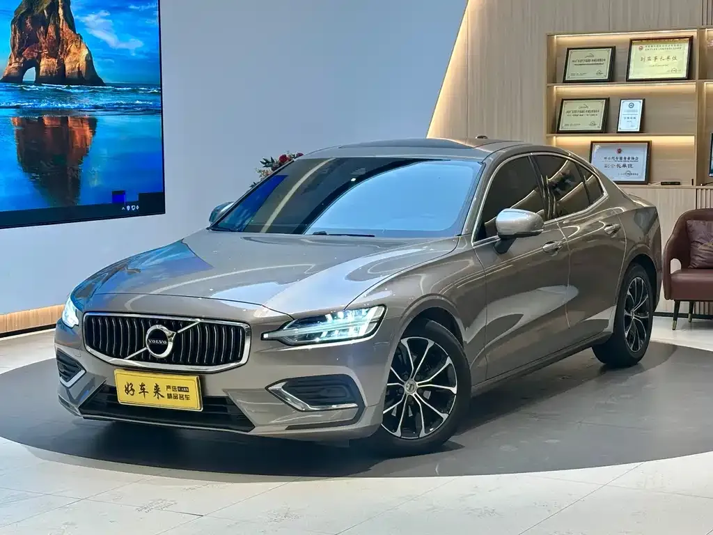 Volvo S60 2021 из CN, фото 1