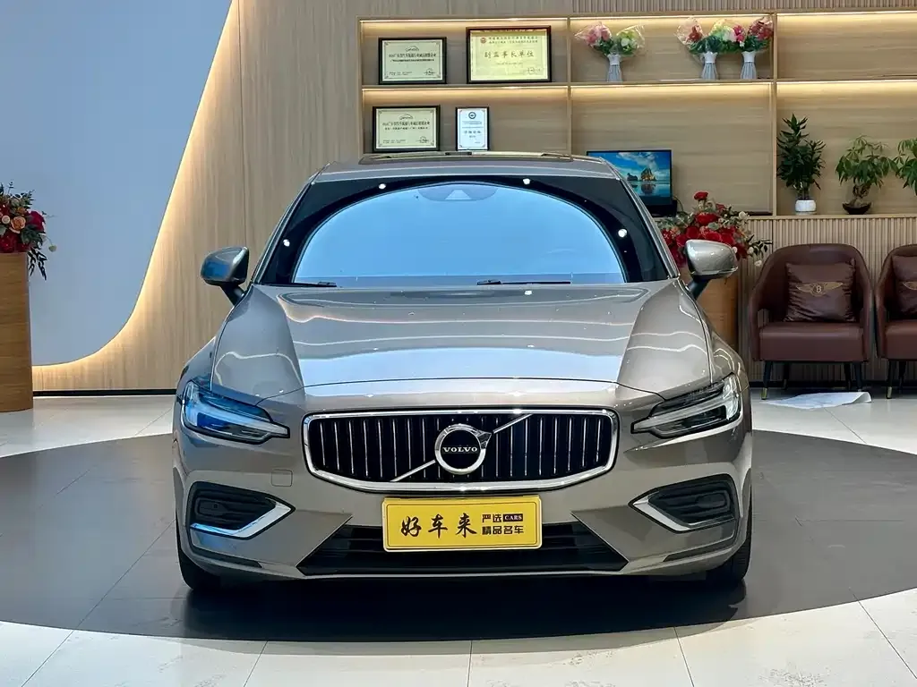 Volvo S60 2021 из CN, фото 2