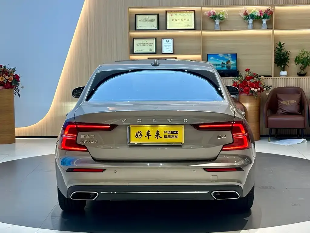 Volvo S60 2021 из CN, фото 5
