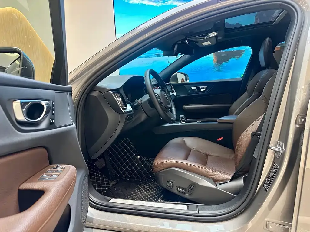 Volvo S60 2021 из CN, фото 6