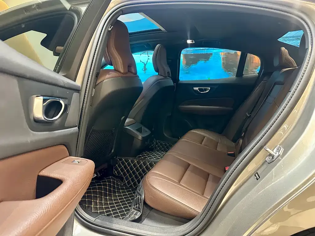 Volvo S60 2021 из CN, фото 7