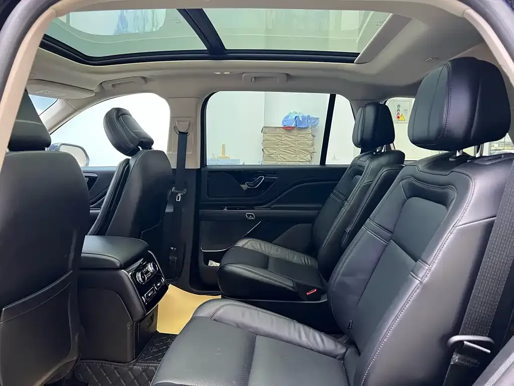 Lincoln Aviator 2023 из CN, фото 8