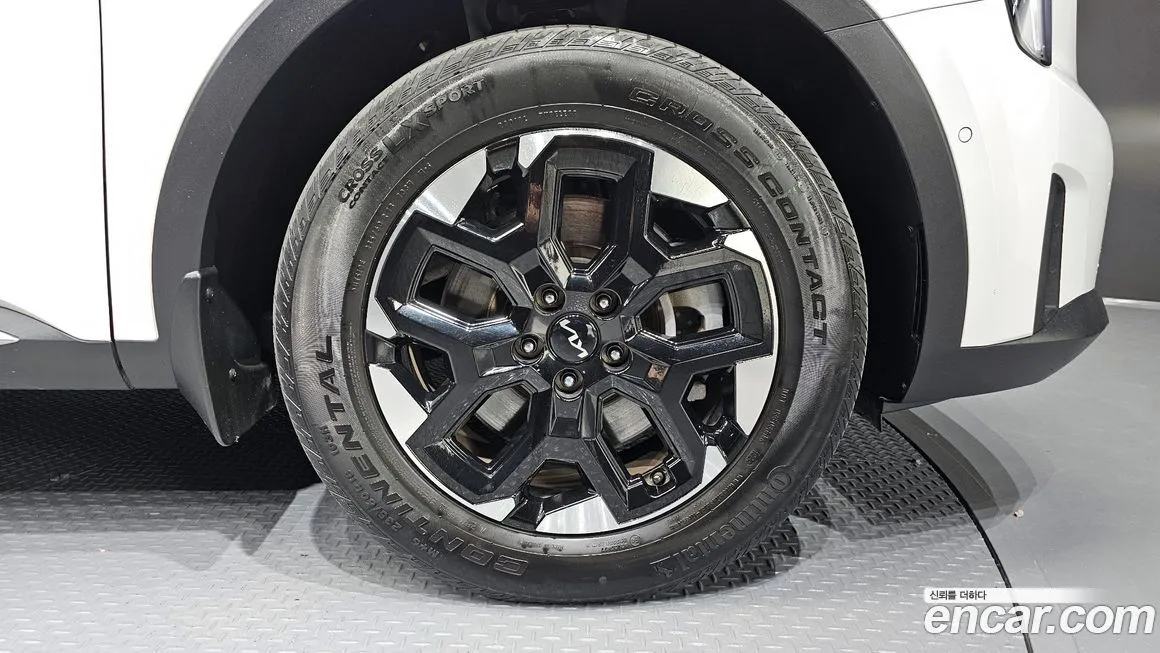 Kia Sorento — фото 5