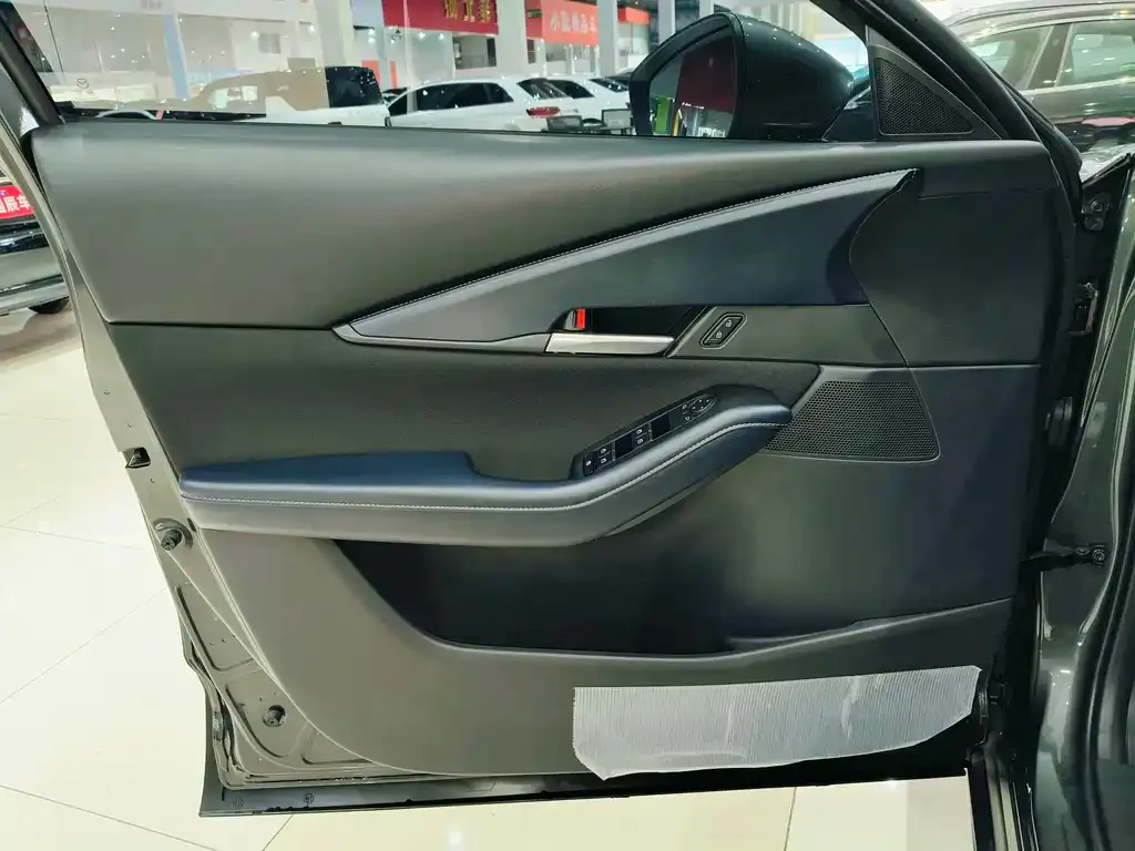 Mazda CX-30 2025 из CN, фото 8