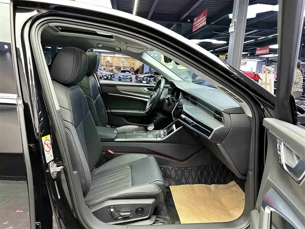 Audi A6L 2024 из CN, фото 6