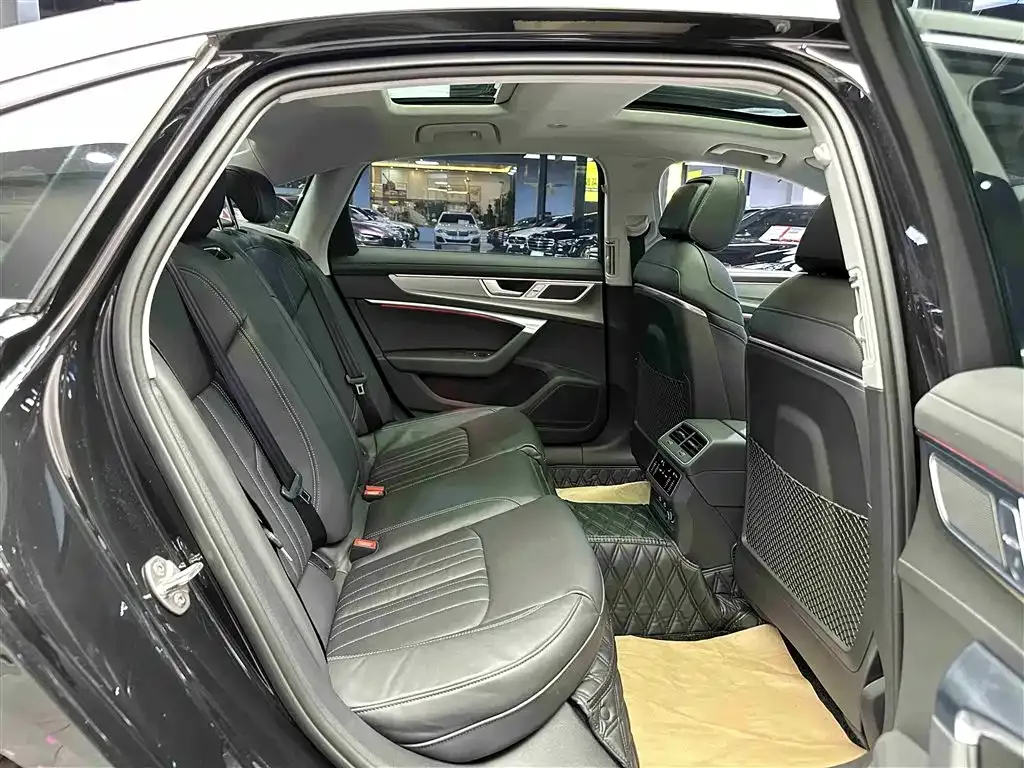 Audi A6L 2024 из CN, фото 8