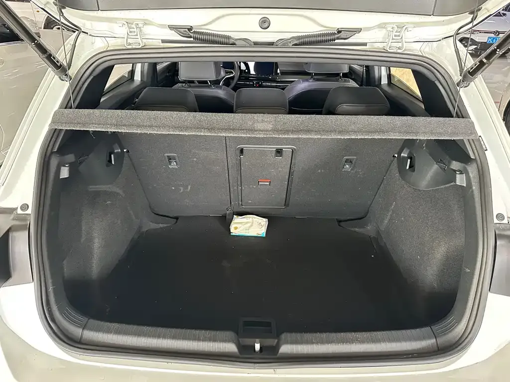 Volkswagen Golf 2022 из CN, фото 9