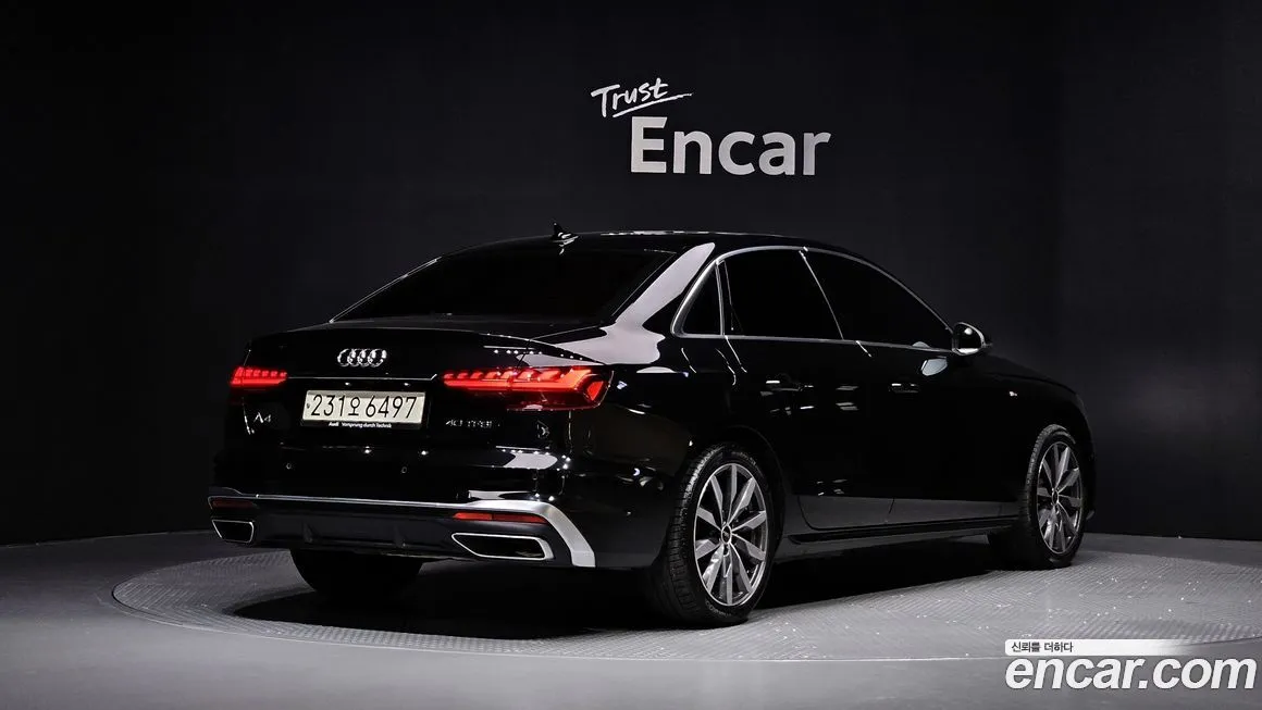 Audi A4 — фото 2