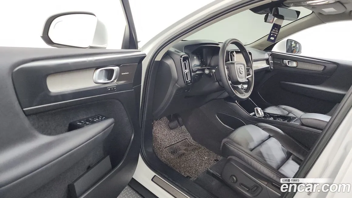 Volvo XC40 2023 из KR, фото 10
