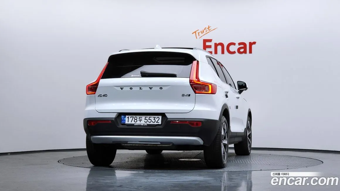 Volvo XC40 2023 из KR, фото 4