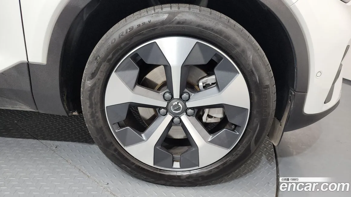 Volvo XC40 2023 из KR, фото 5