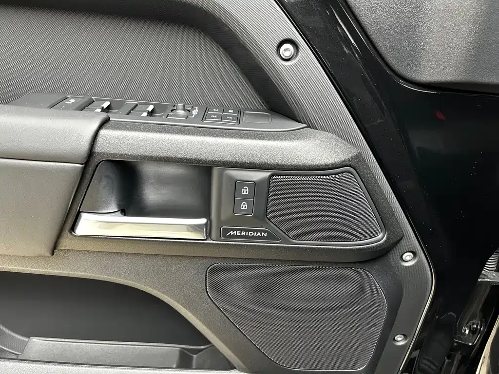 Land Rover Defender 2025 из CN, фото 5