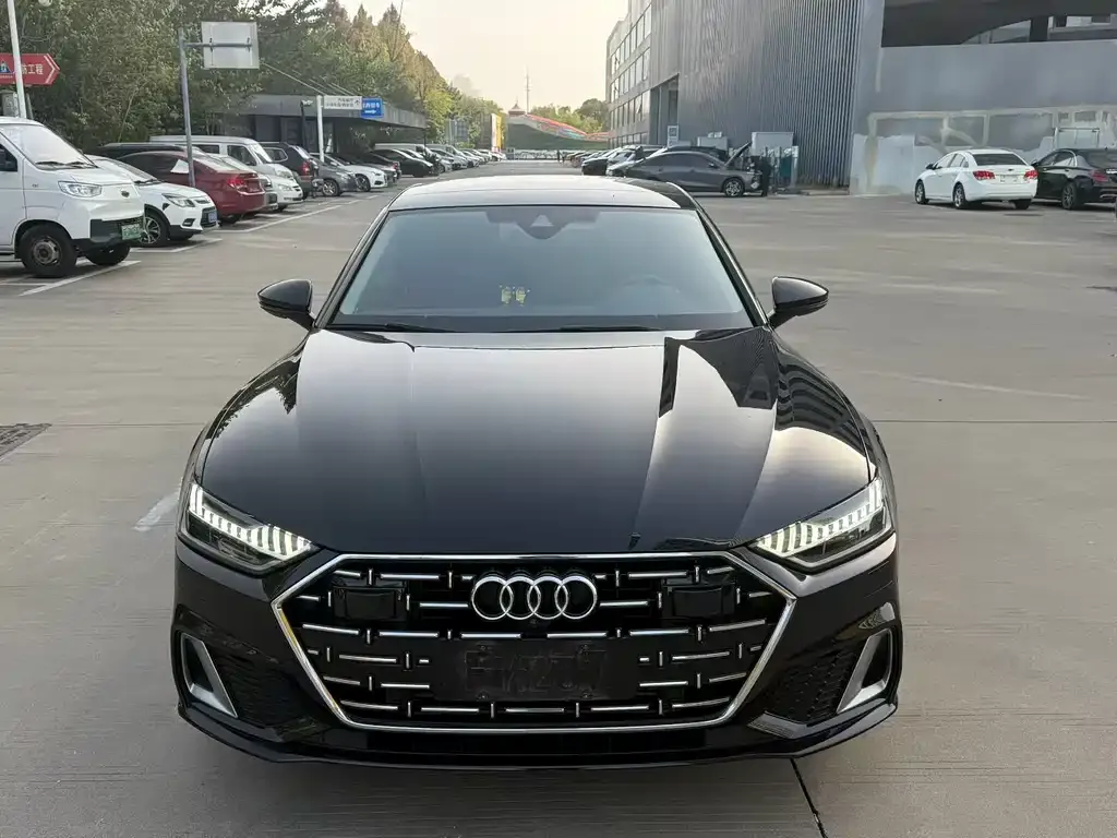 Audi A7L 2023 из CN, фото 2
