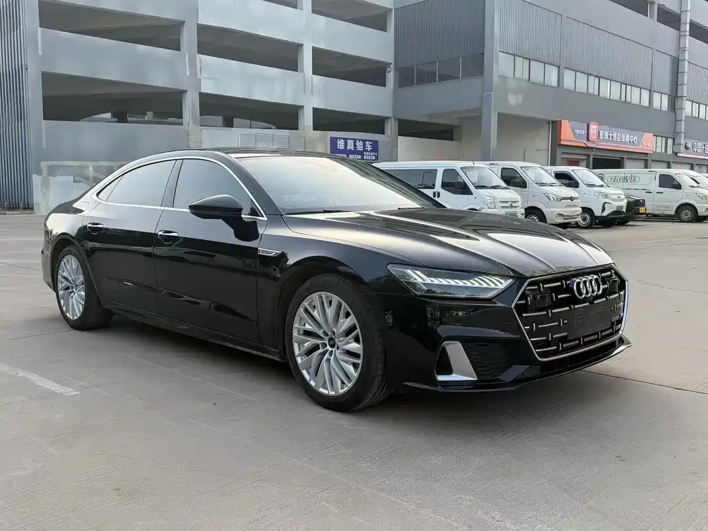 Audi A7L 2023 из CN, фото 3