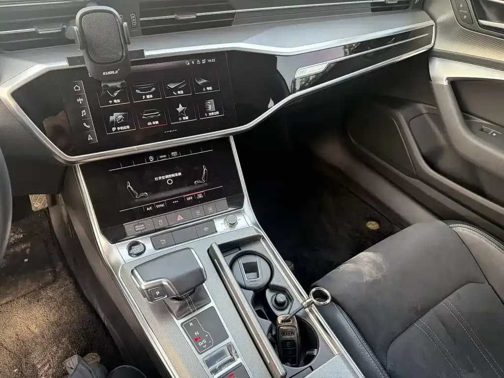 Audi A7L 2023 из CN, фото 4