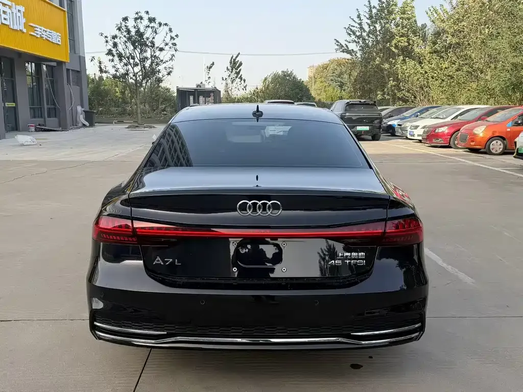 Audi A7L 2023 из CN, фото 7