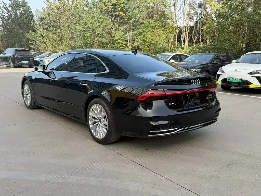 Audi A7L 2023 из CN, фото 9
