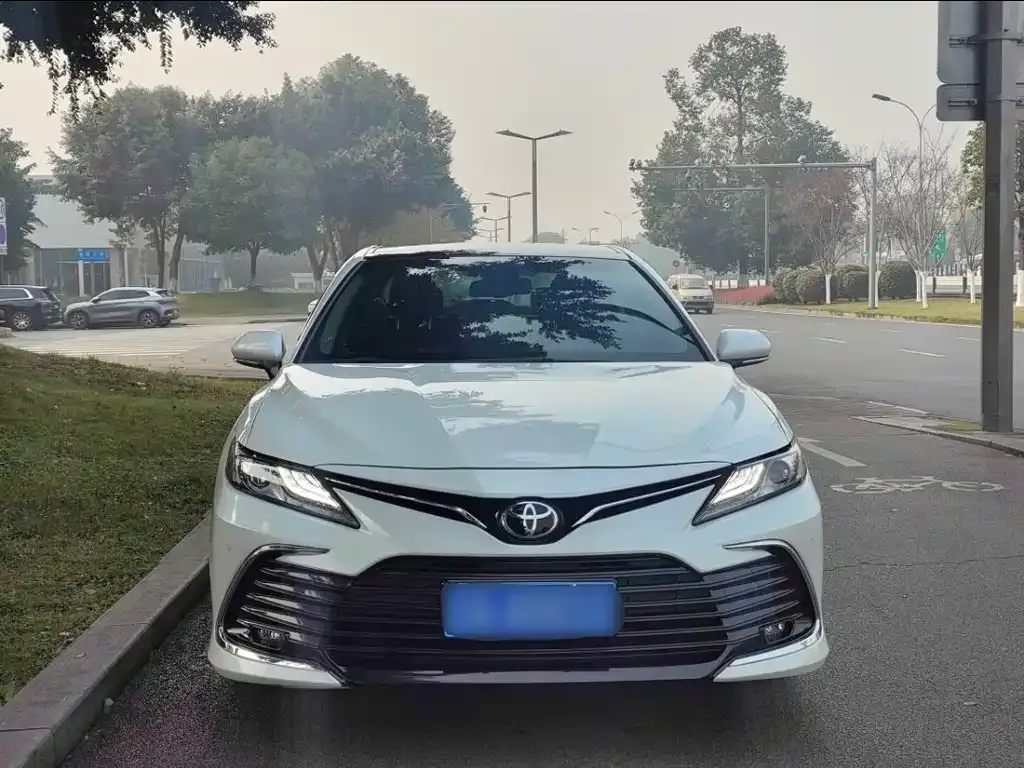 Toyota Camry 2022 из CN, фото 2