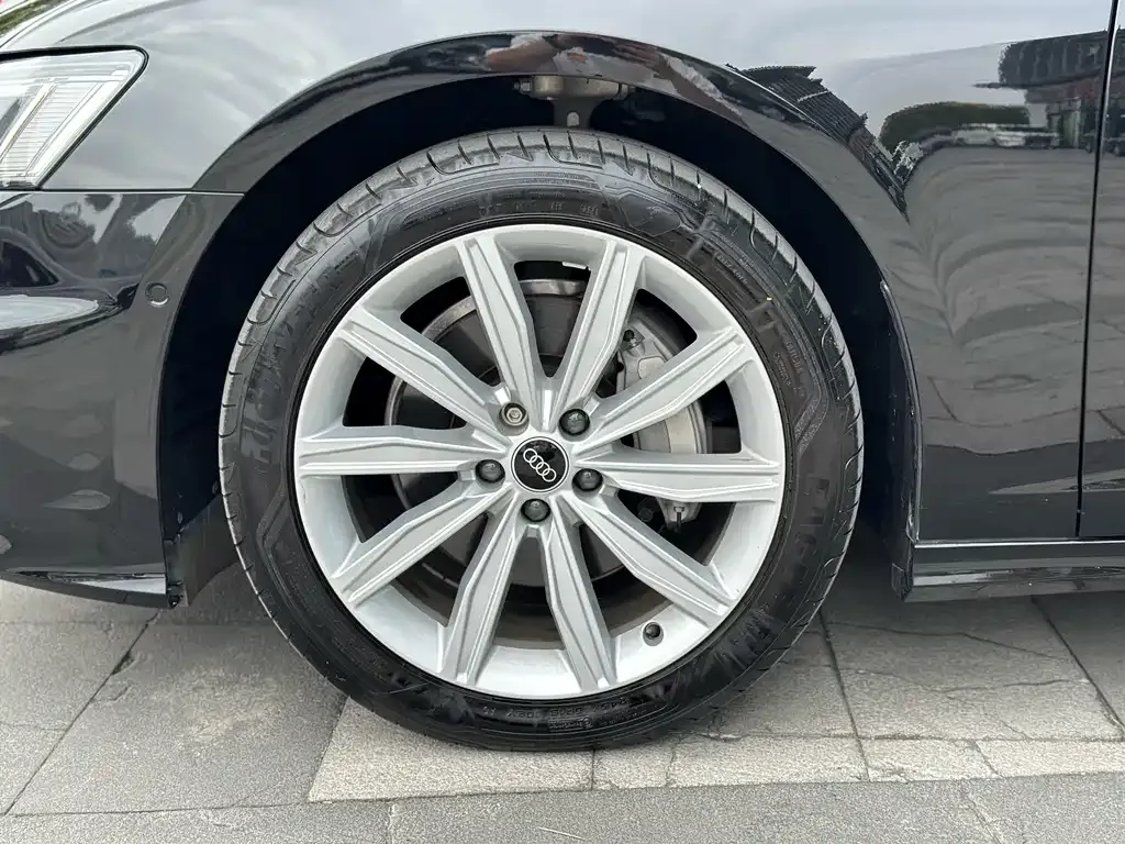 Audi A6L 2024 из CN, фото 6