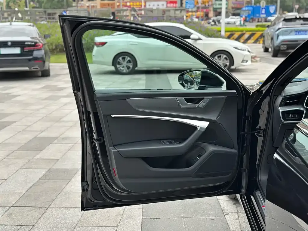 Audi A6L 2024 из CN, фото 7