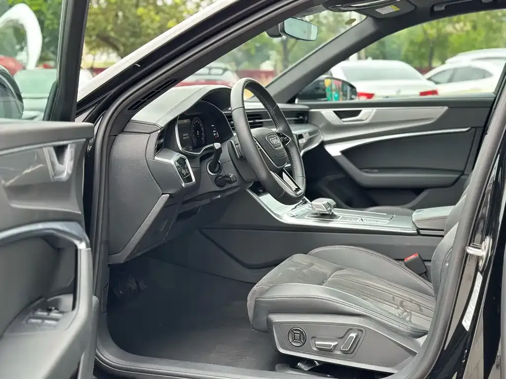 Audi A6L 2024 из CN, фото 9