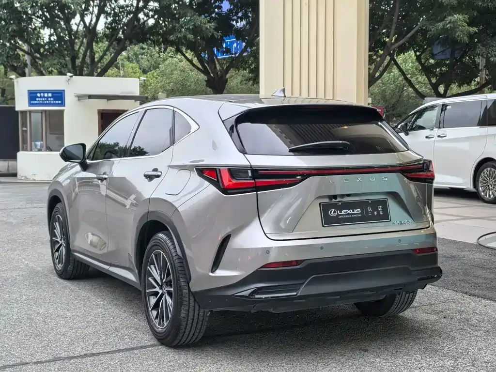 Lexus NX — фото 4