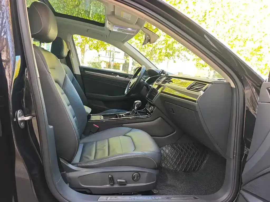 Volkswagen Phideon 2021 из CN, фото 4