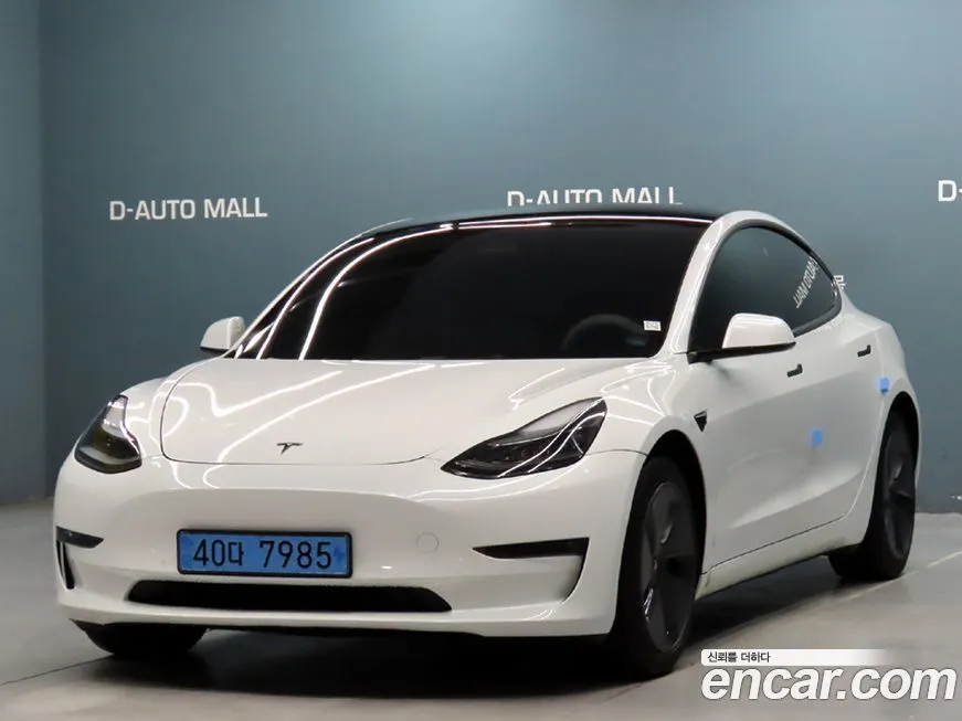 Tesla Model 3 — фото 1