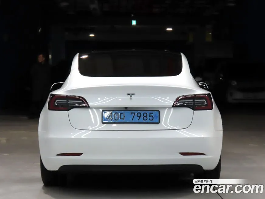 Tesla Model 3 — фото 3
