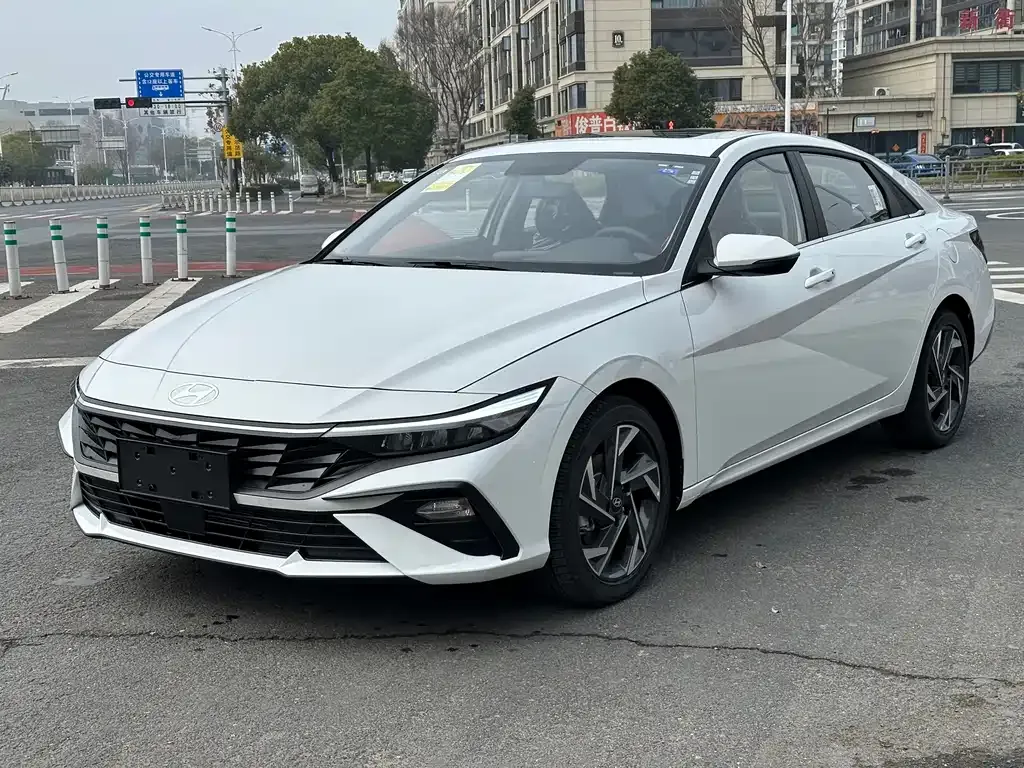 Hyundai Elantra 2025 из CN, фото 1