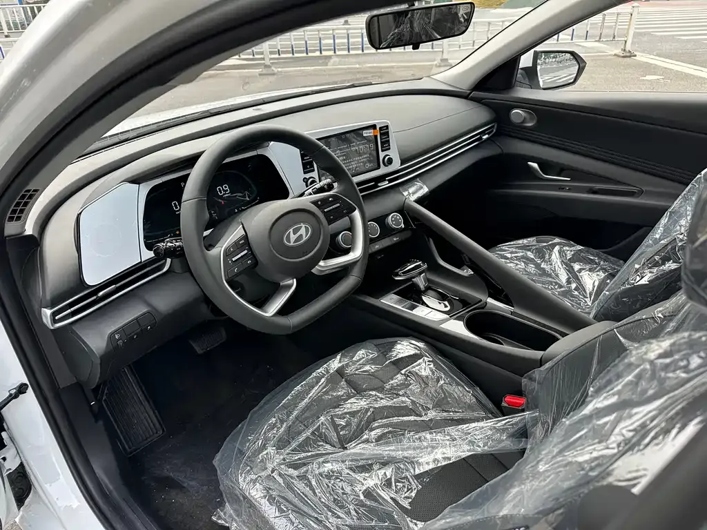 Hyundai Elantra 2025 из CN, фото 8