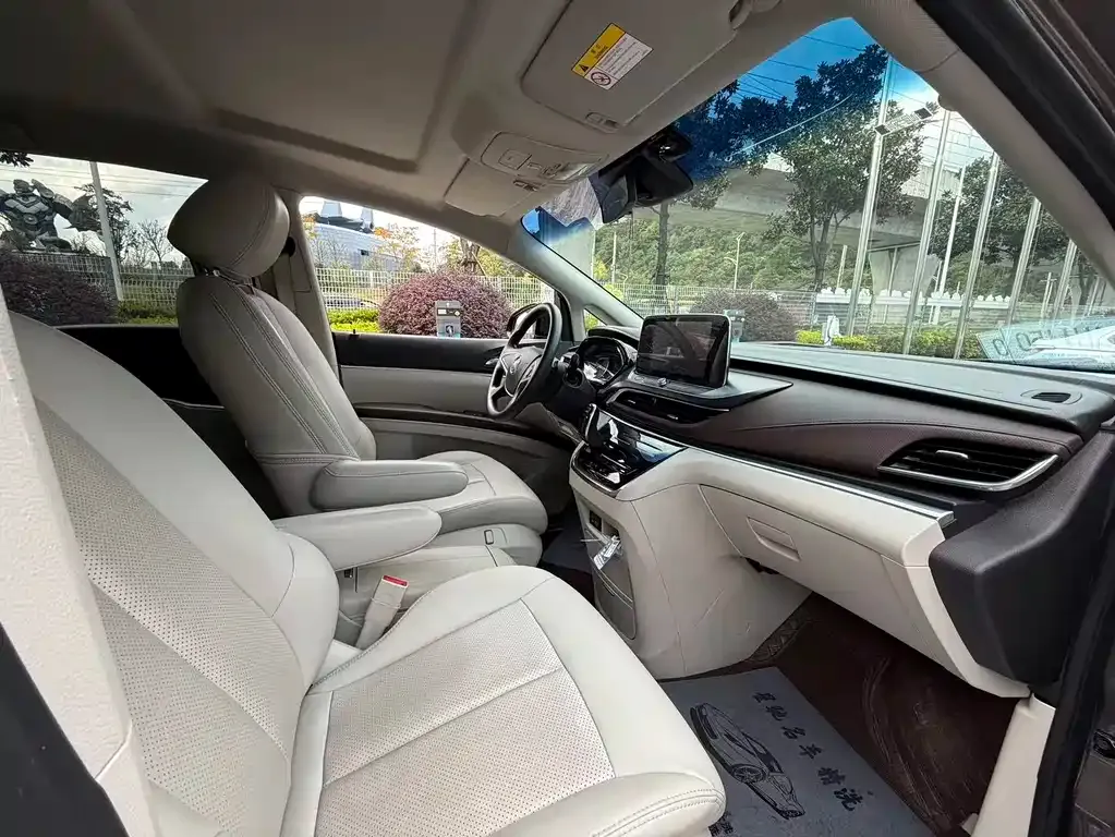 Buick GL8 2021 из CN, фото 10