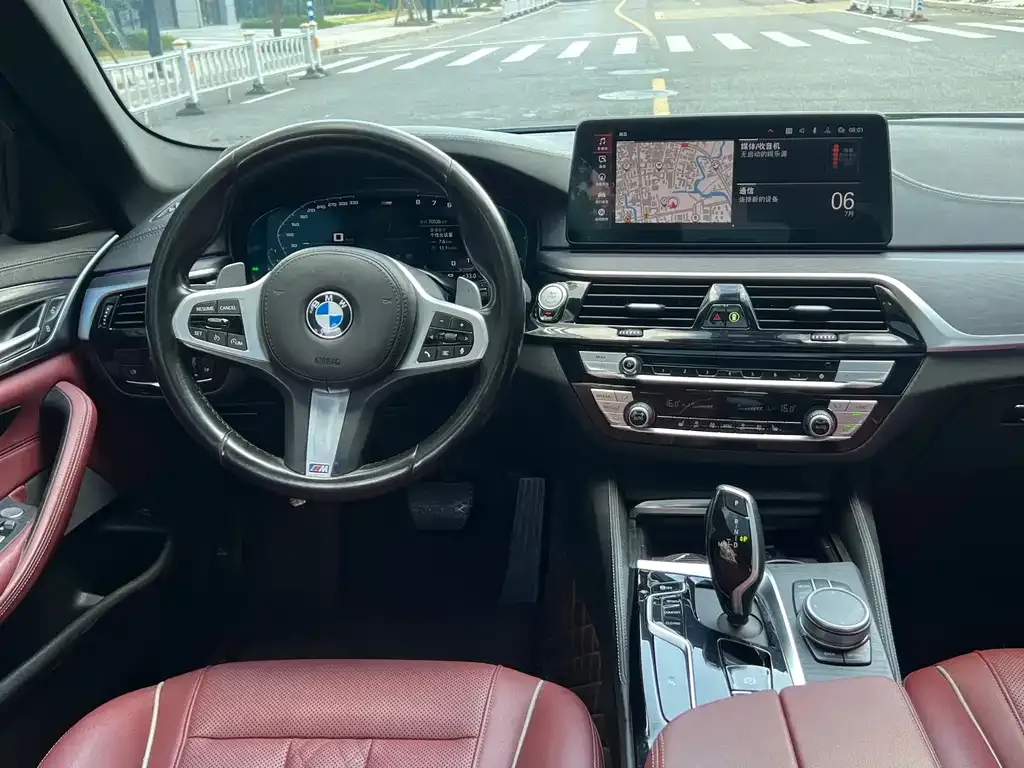 BMW 5 Series — фото 10