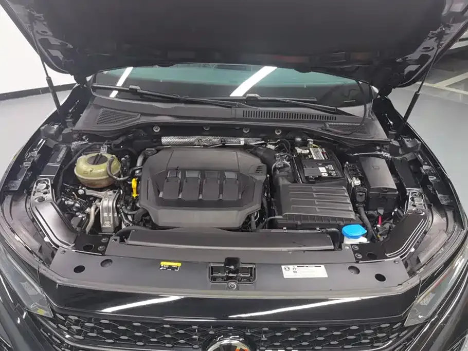 Volkswagen Passat 2022 из CN, фото 10