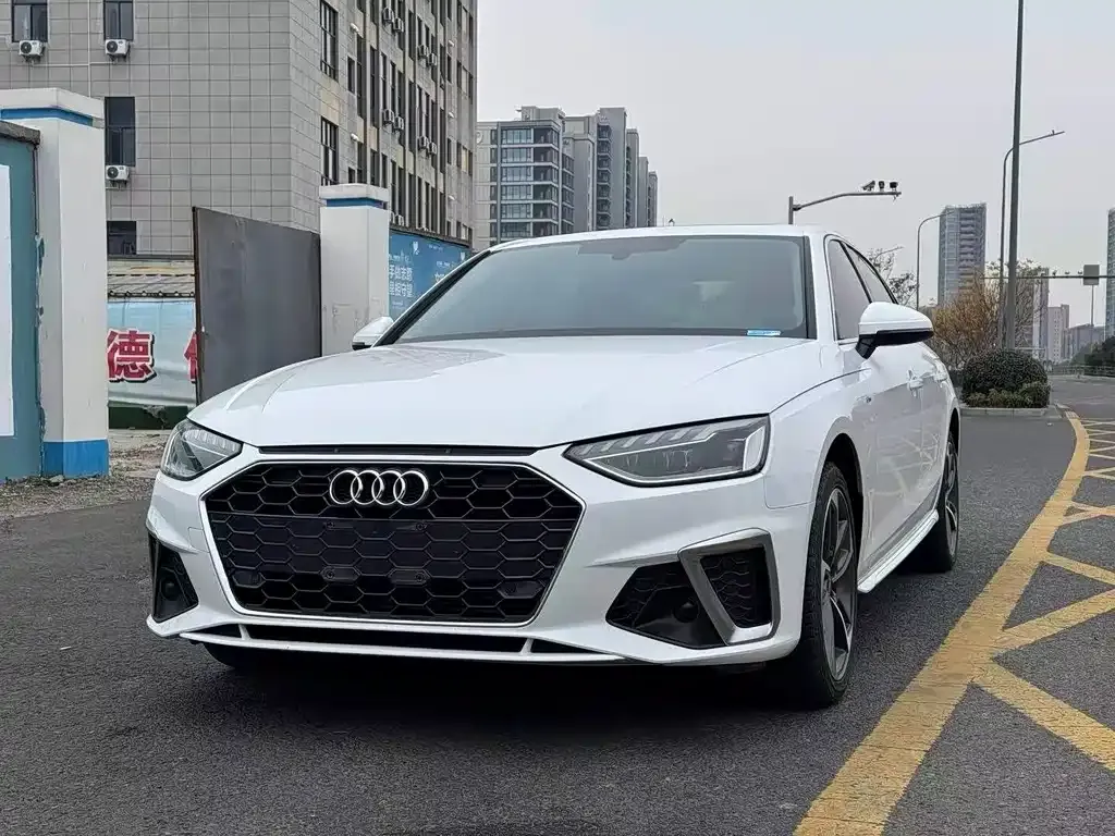 Audi A4L 2022 из CN, фото 1