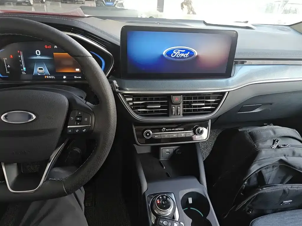 Ford Focus 2022 из CN, фото 10