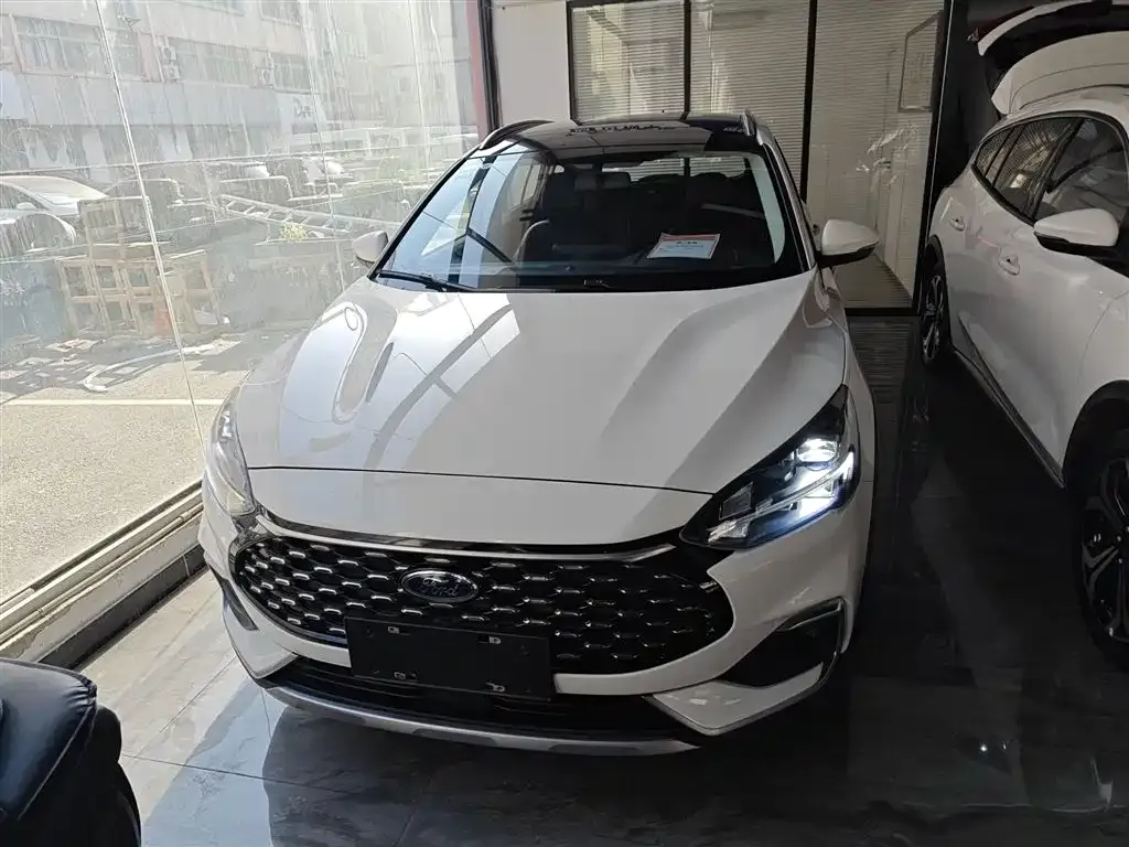 Ford Focus 2022 из CN, фото 3