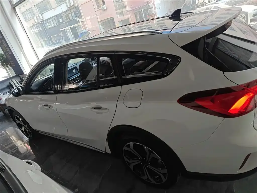Ford Focus 2022 из CN, фото 5