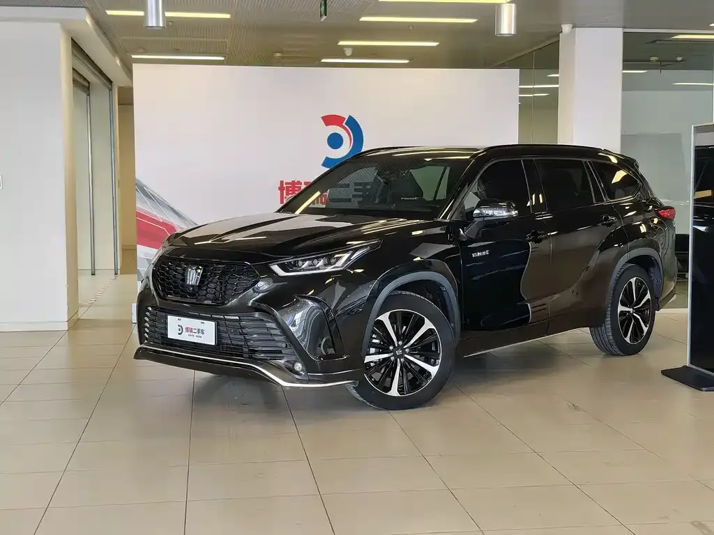 Toyota Crown Kluger 2021 из CN, фото 1