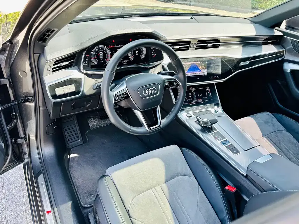Audi A6L — фото 8