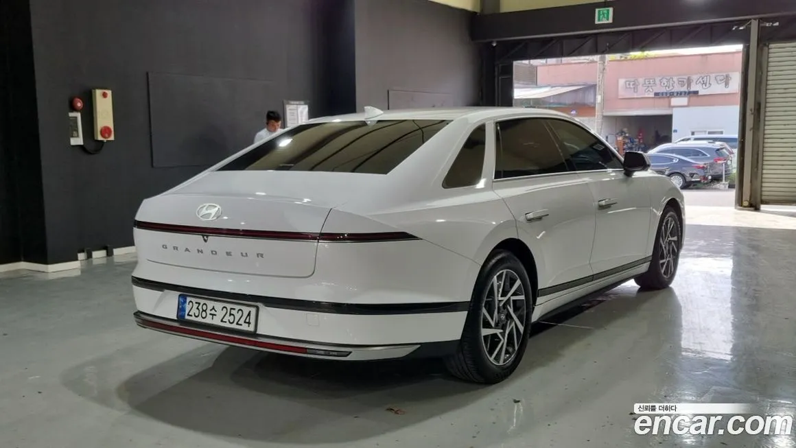 Hyundai Grandeur 2023 из KR, фото 2
