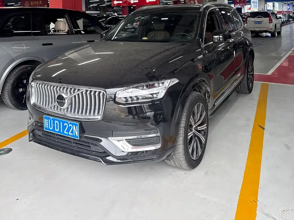 Volvo XC90 2023 из CN, фото 1
