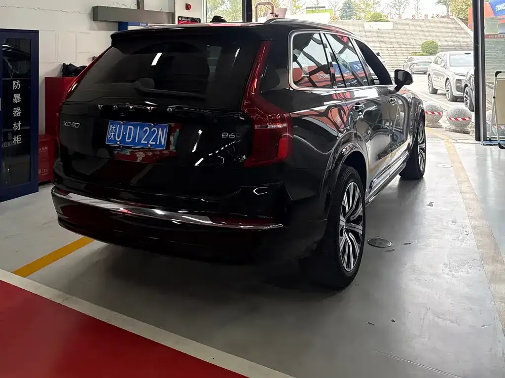Volvo XC90 2023 из CN, фото 8