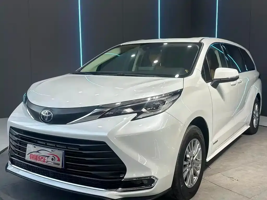 Toyota Sienna 2022 из CN, фото 1